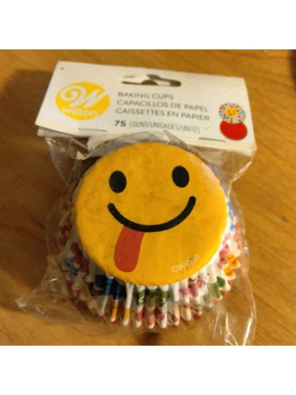 Wilton Cupcake Baking Cup Happy face Party 75 Count Slid Red Valentines Day